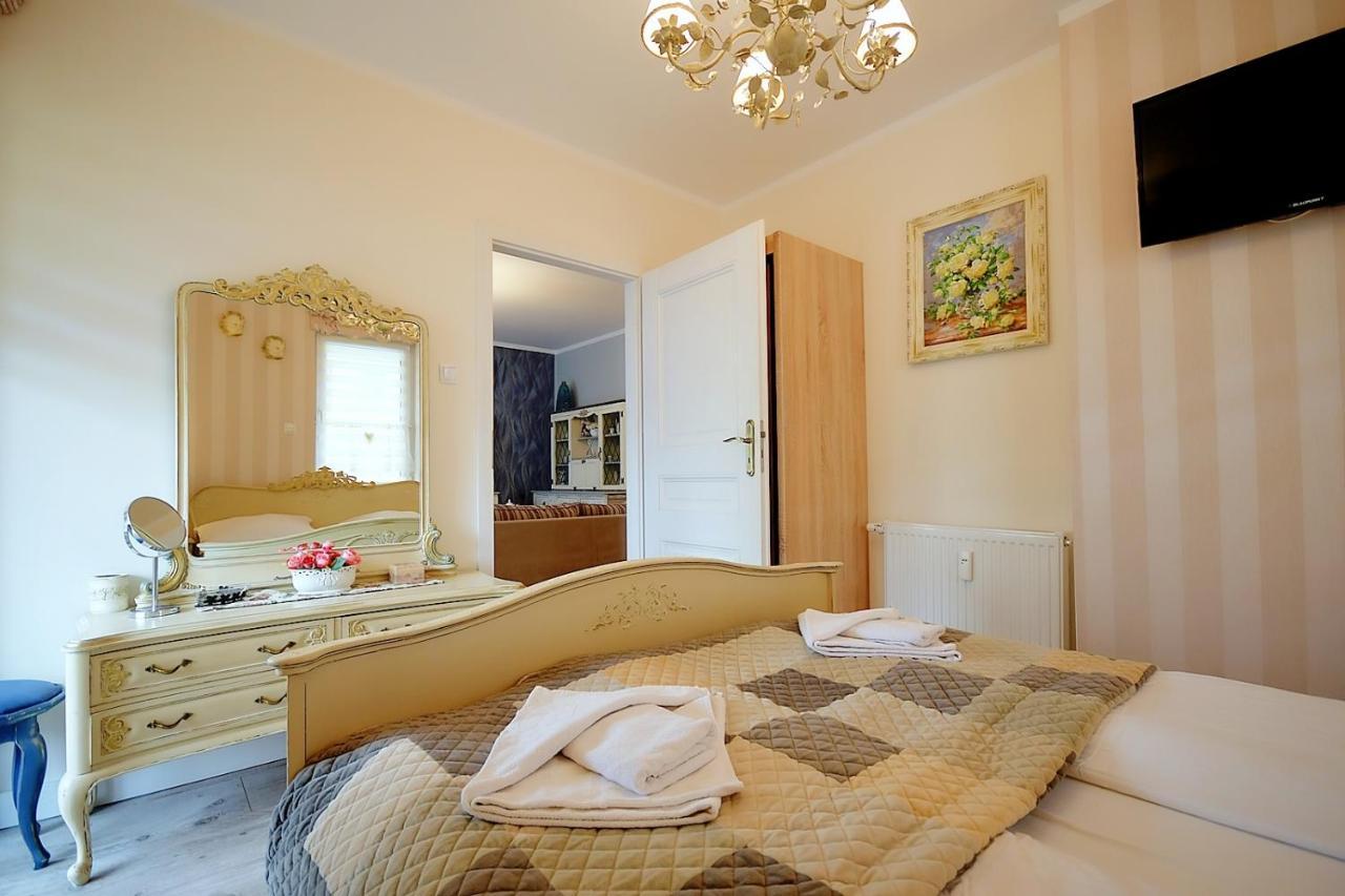 Miodowy Dom Exspanse Apartament 2 Lub 3 Pokoje Z Tarasem I Parkingiem 科沃布热格 外观 照片