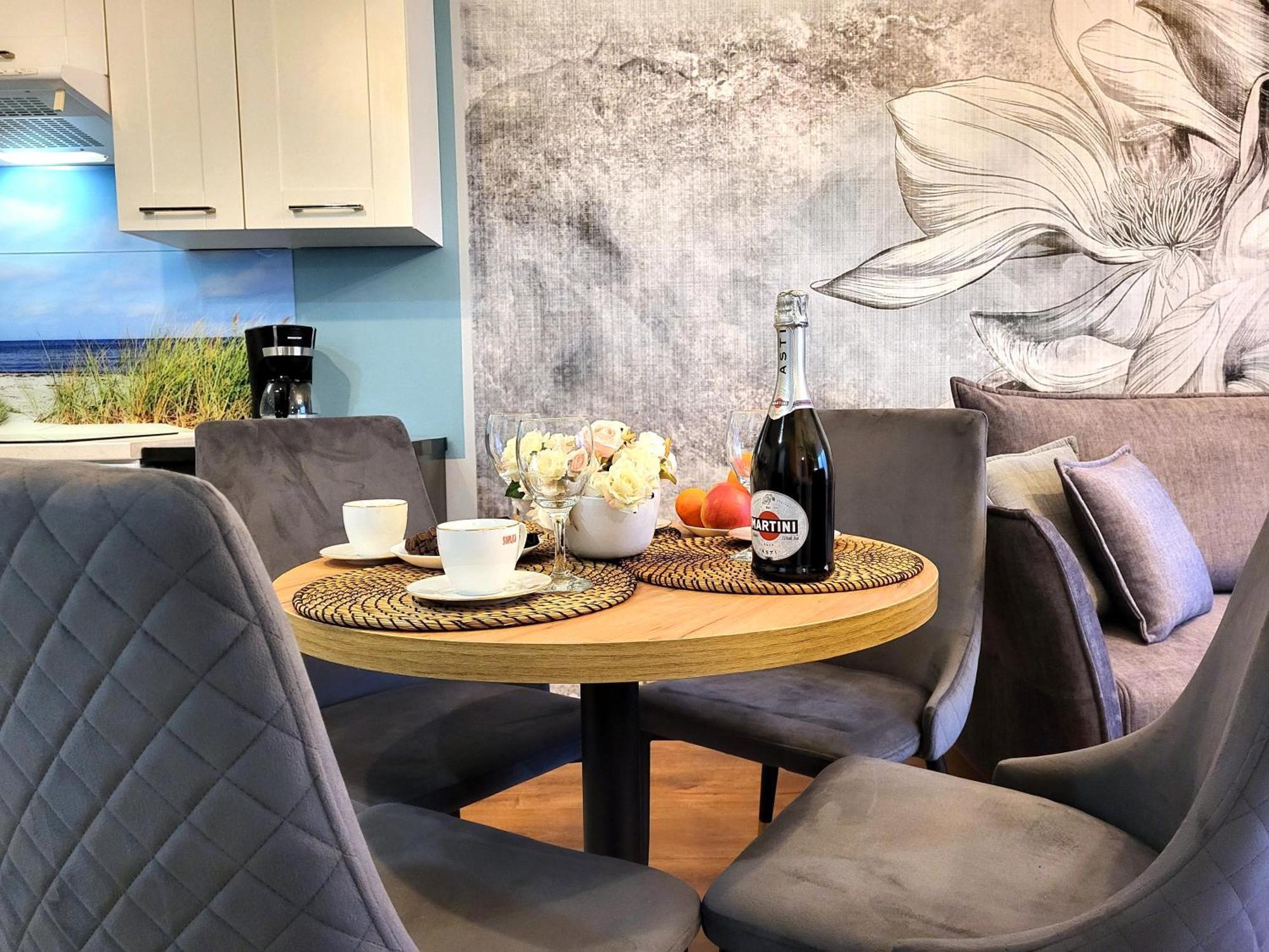 Miodowy Dom Exspanse Apartament 2 Lub 3 Pokoje Z Tarasem I Parkingiem 科沃布热格 外观 照片