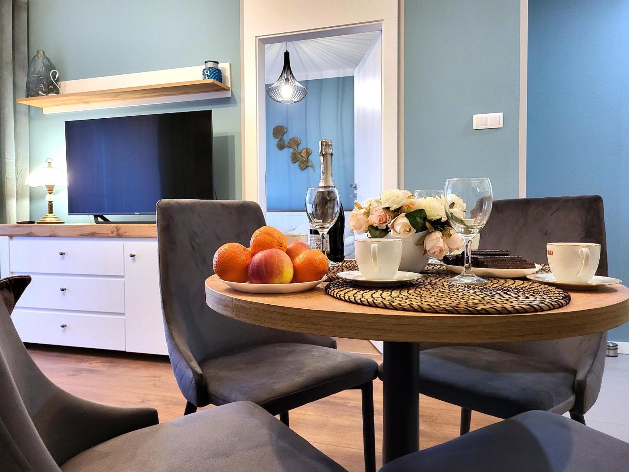 Miodowy Dom Exspanse Apartament 2 Lub 3 Pokoje Z Tarasem I Parkingiem 科沃布热格 外观 照片