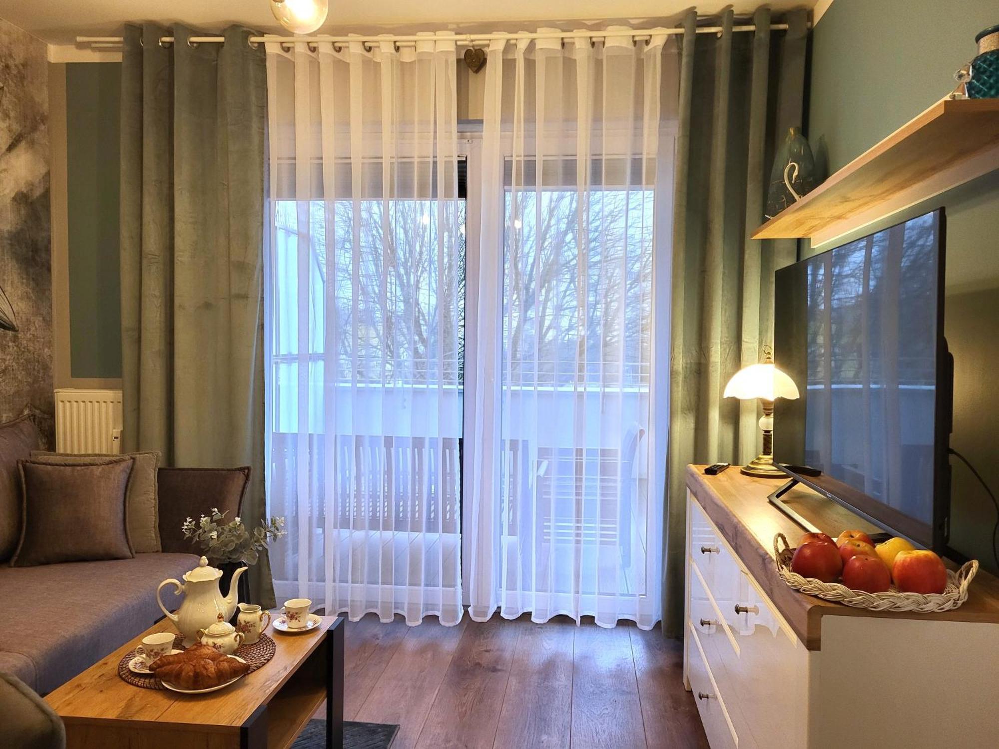 Miodowy Dom Exspanse Apartament 2 Lub 3 Pokoje Z Tarasem I Parkingiem 科沃布热格 外观 照片