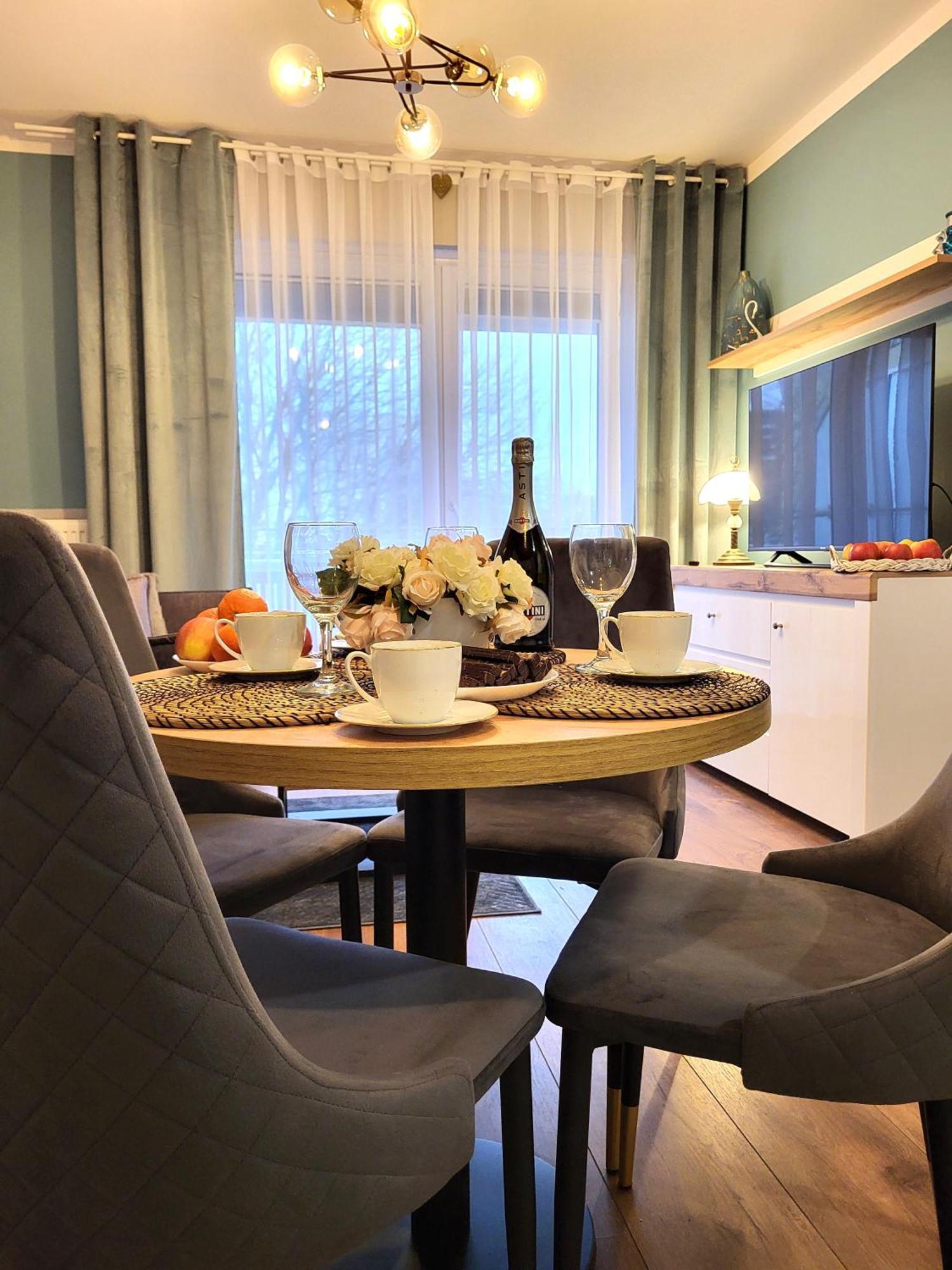 Miodowy Dom Exspanse Apartament 2 Lub 3 Pokoje Z Tarasem I Parkingiem 科沃布热格 外观 照片