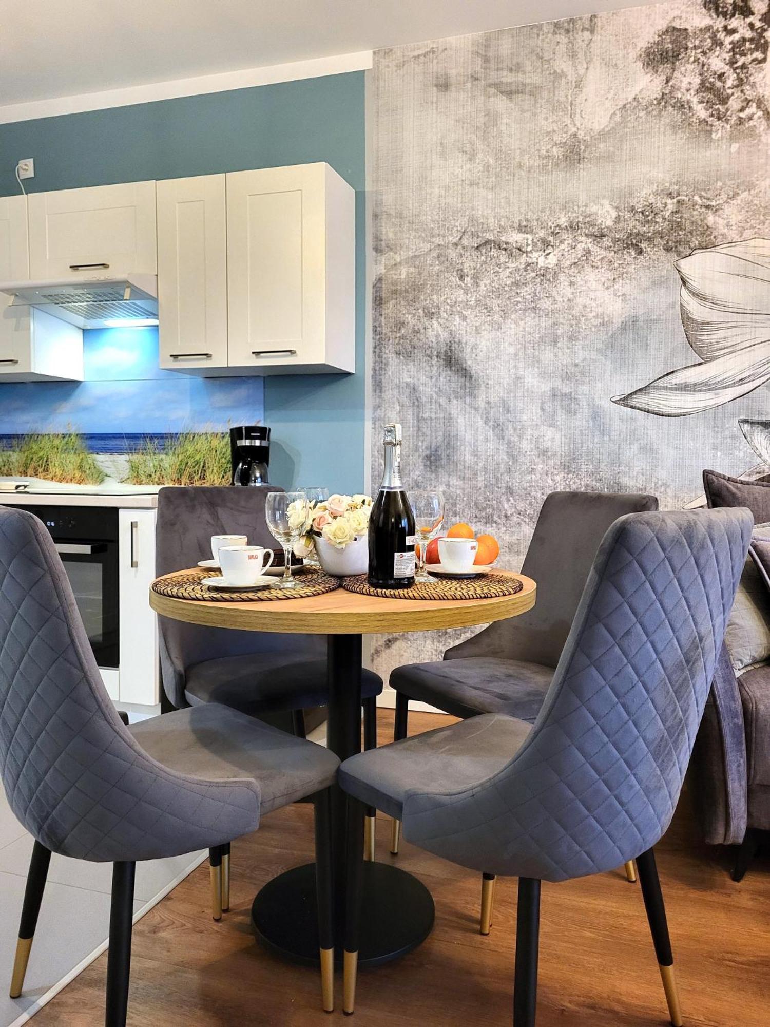 Miodowy Dom Exspanse Apartament 2 Lub 3 Pokoje Z Tarasem I Parkingiem 科沃布热格 外观 照片