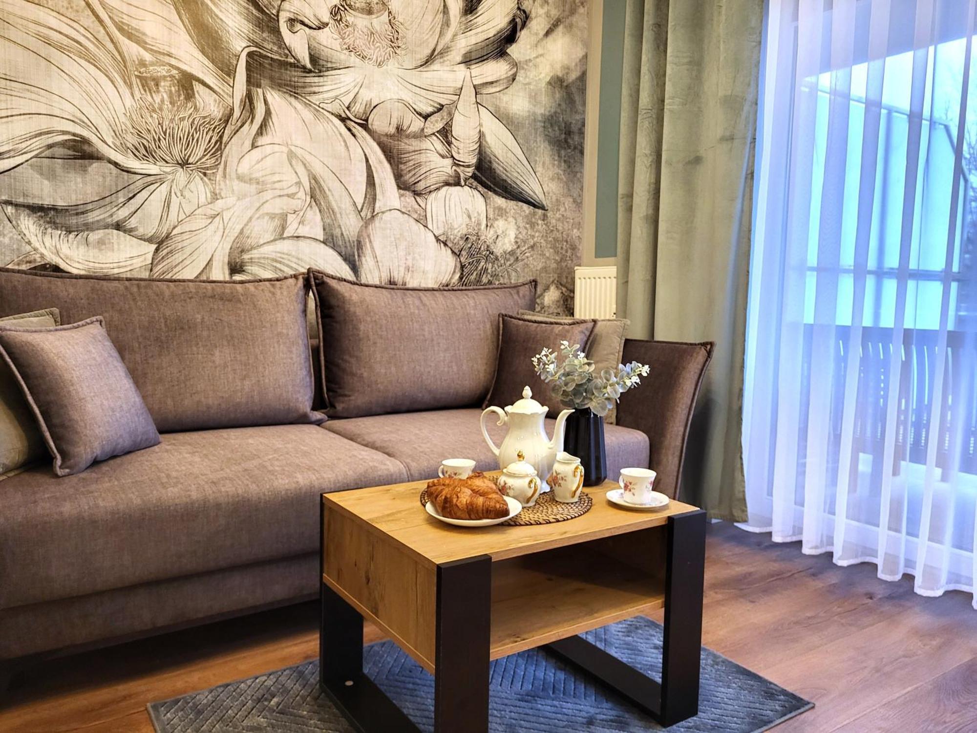 Miodowy Dom Exspanse Apartament 2 Lub 3 Pokoje Z Tarasem I Parkingiem 科沃布热格 外观 照片